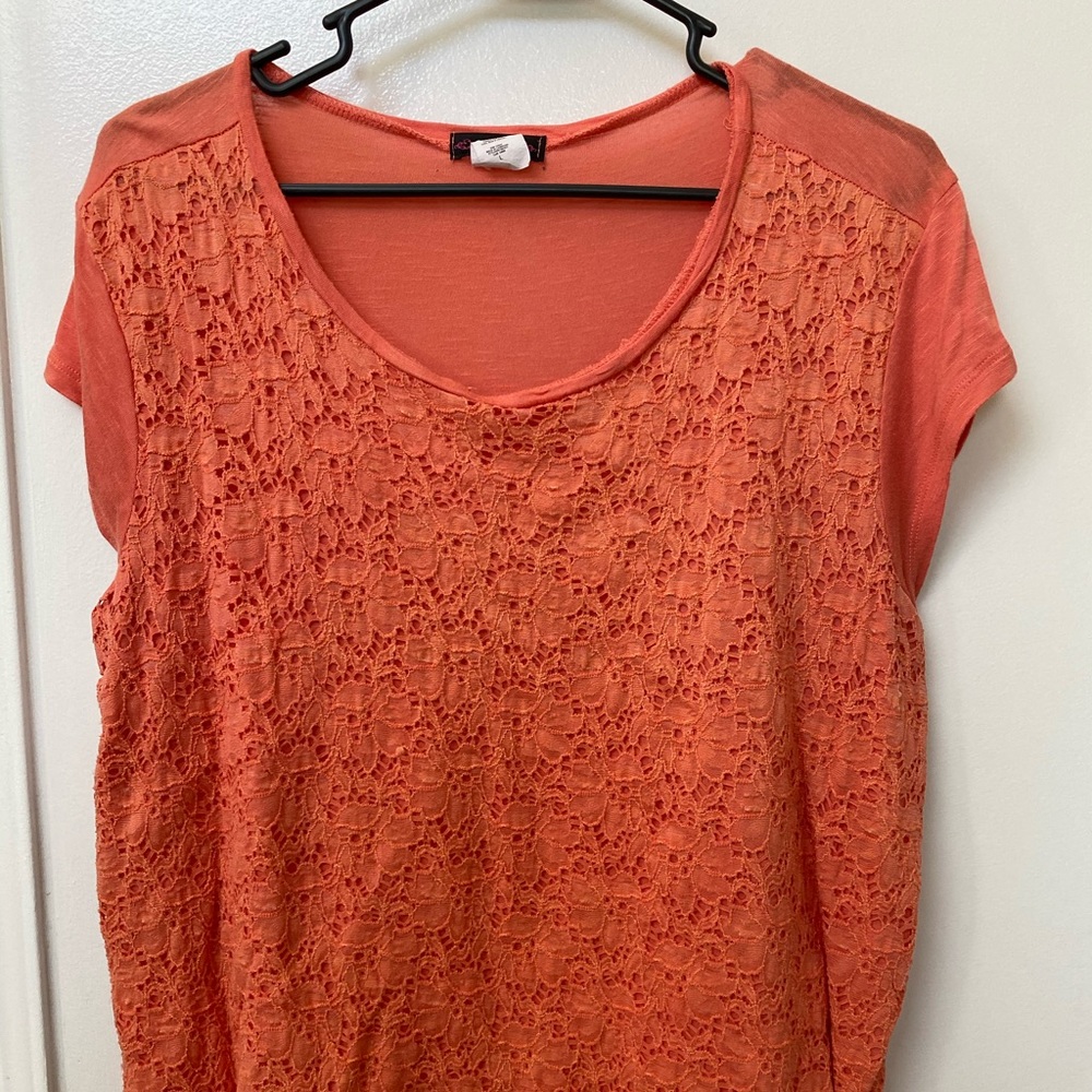 Coral short sleeve lace blouse 🌹